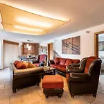 Kaiserapart Karin Apartament *